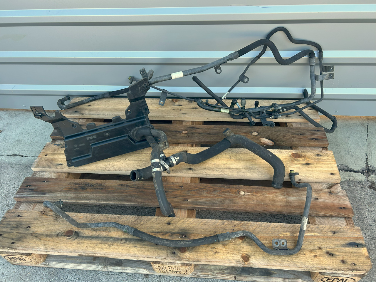 DAF CF EURO 6 AIR CONDITIONING HOSES SET - Ilmastointi osa: kuva DAF CF EURO 6 AIR CONDITIONING HOSES SET - Ilmastointi osa DAF CF EURO 6 AIR CONDITIONING HOSES SET - Ilmastointi osa: kuva DAF CF EURO 6 AIR CONDITIONING HOSES SET - Ilmastointi osa