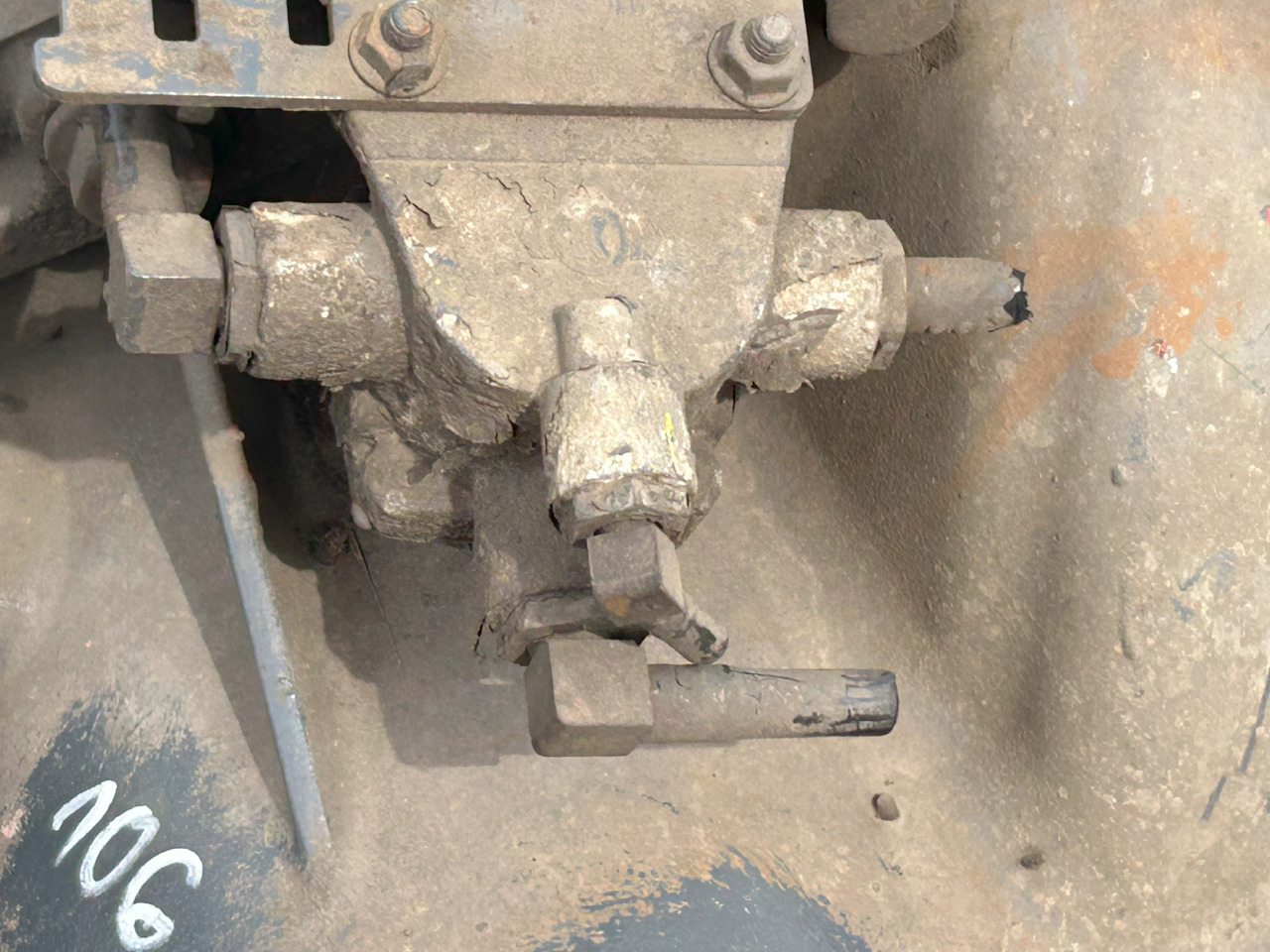 DAF CF EURO 6 DIFFERENTIAL AXLE - Taka-akseli: kuva DAF CF EURO 6 DIFFERENTIAL AXLE - Taka-akseli DAF CF EURO 6 DIFFERENTIAL AXLE - Taka-akseli: kuva DAF CF EURO 6 DIFFERENTIAL AXLE - Taka-akseli