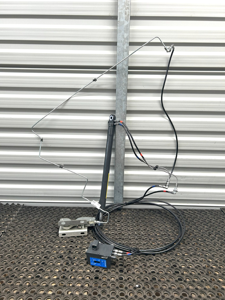 IVECO EUROCARGO 75E MLC CABIN LIFTING KIT - Hydraulisylinteri: kuva IVECO EUROCARGO 75E MLC CABIN LIFTING KIT - Hydraulisylinteri IVECO EUROCARGO 75E MLC CABIN LIFTING KIT - Hydraulisylinteri: kuva IVECO EUROCARGO 75E MLC CABIN LIFTING KIT - Hydraulisylinteri