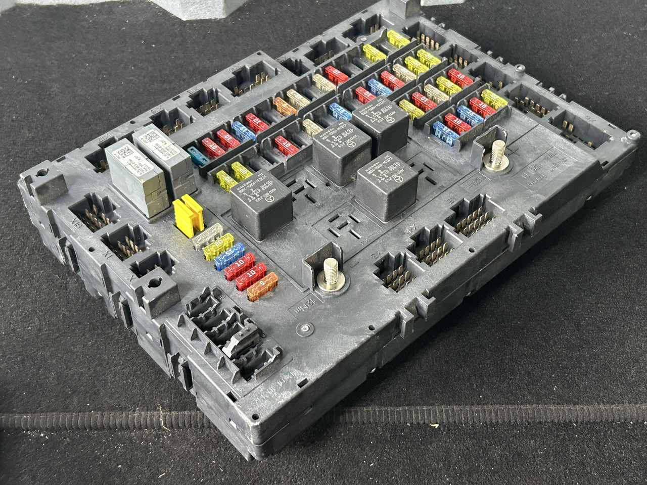 MERCEDES ACTROS MP4 A FUSE MODULE SAM - Sulake: kuva MERCEDES ACTROS MP4 A FUSE MODULE SAM - Sulake MERCEDES ACTROS MP4 A FUSE MODULE SAM - Sulake: kuva MERCEDES ACTROS MP4 A FUSE MODULE SAM - Sulake