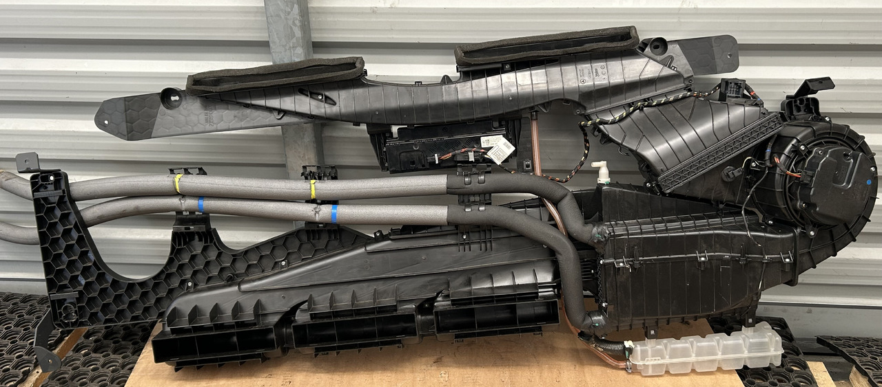 MERCEDES ACTROS MP4 PARKING AIR CONDITIONING - Ilmastointi osa: kuva MERCEDES ACTROS MP4 PARKING AIR CONDITIONING - Ilmastointi osa MERCEDES ACTROS MP4 PARKING AIR CONDITIONING - Ilmastointi osa: kuva MERCEDES ACTROS MP4 PARKING AIR CONDITIONING - Ilmastointi osa