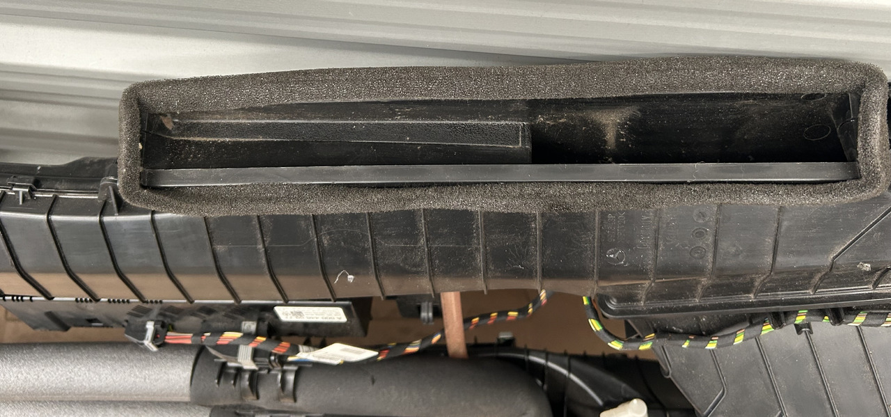 MERCEDES ACTROS MP4 PARKING AIR CONDITIONING - Ilmastointi osa: kuva MERCEDES ACTROS MP4 PARKING AIR CONDITIONING - Ilmastointi osa MERCEDES ACTROS MP4 PARKING AIR CONDITIONING - Ilmastointi osa: kuva MERCEDES ACTROS MP4 PARKING AIR CONDITIONING - Ilmastointi osa