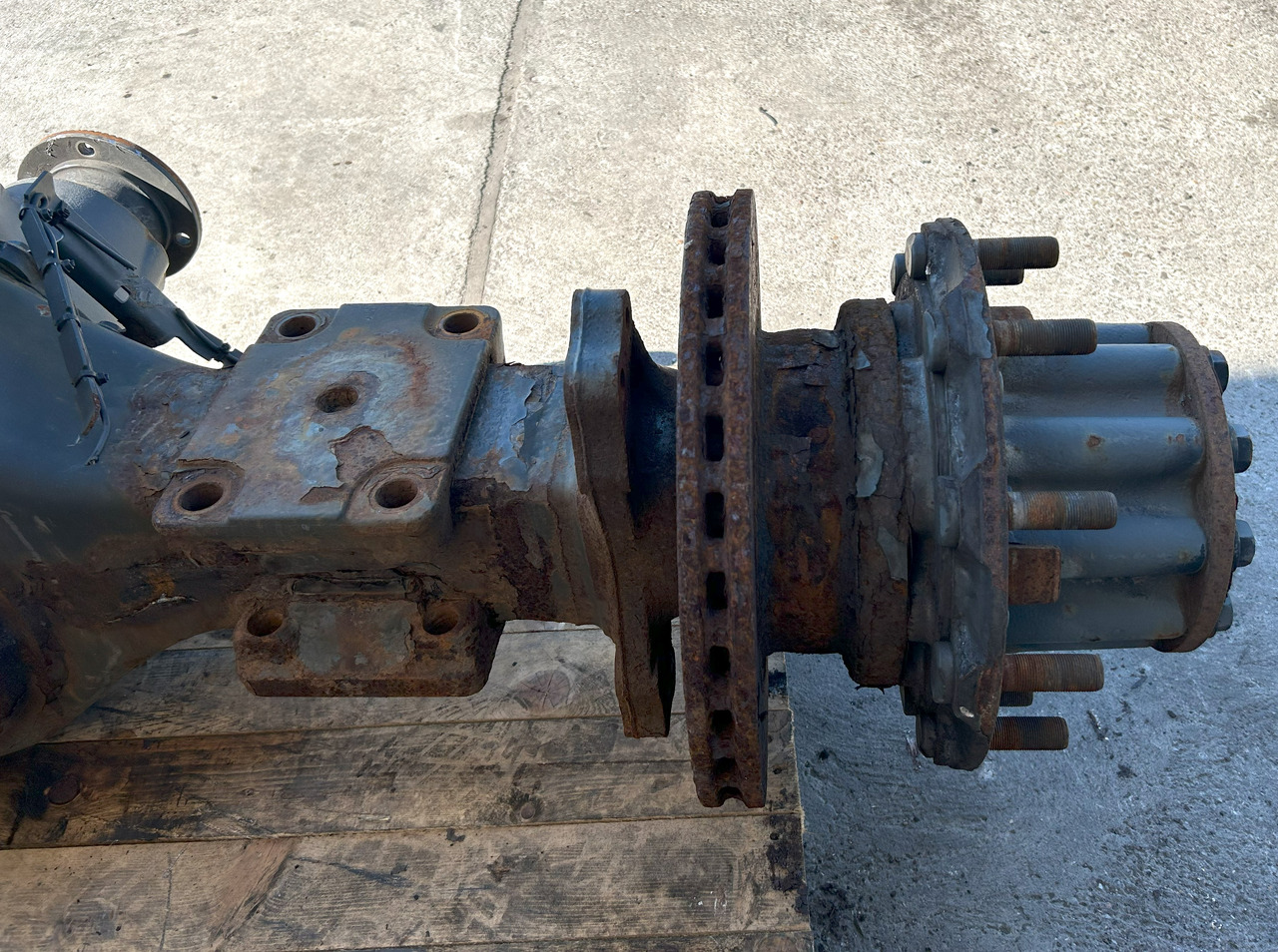 MERCEDES AXLE + HUBS R440-13,0 2,733 ACTROS MP4 - Taka-akseli: kuva MERCEDES AXLE + HUBS R440-13,0 2,733 ACTROS MP4 - Taka-akseli MERCEDES AXLE + HUBS R440-13,0 2,733 ACTROS MP4 - Taka-akseli: kuva MERCEDES AXLE + HUBS R440-13,0 2,733 ACTROS MP4 - Taka-akseli