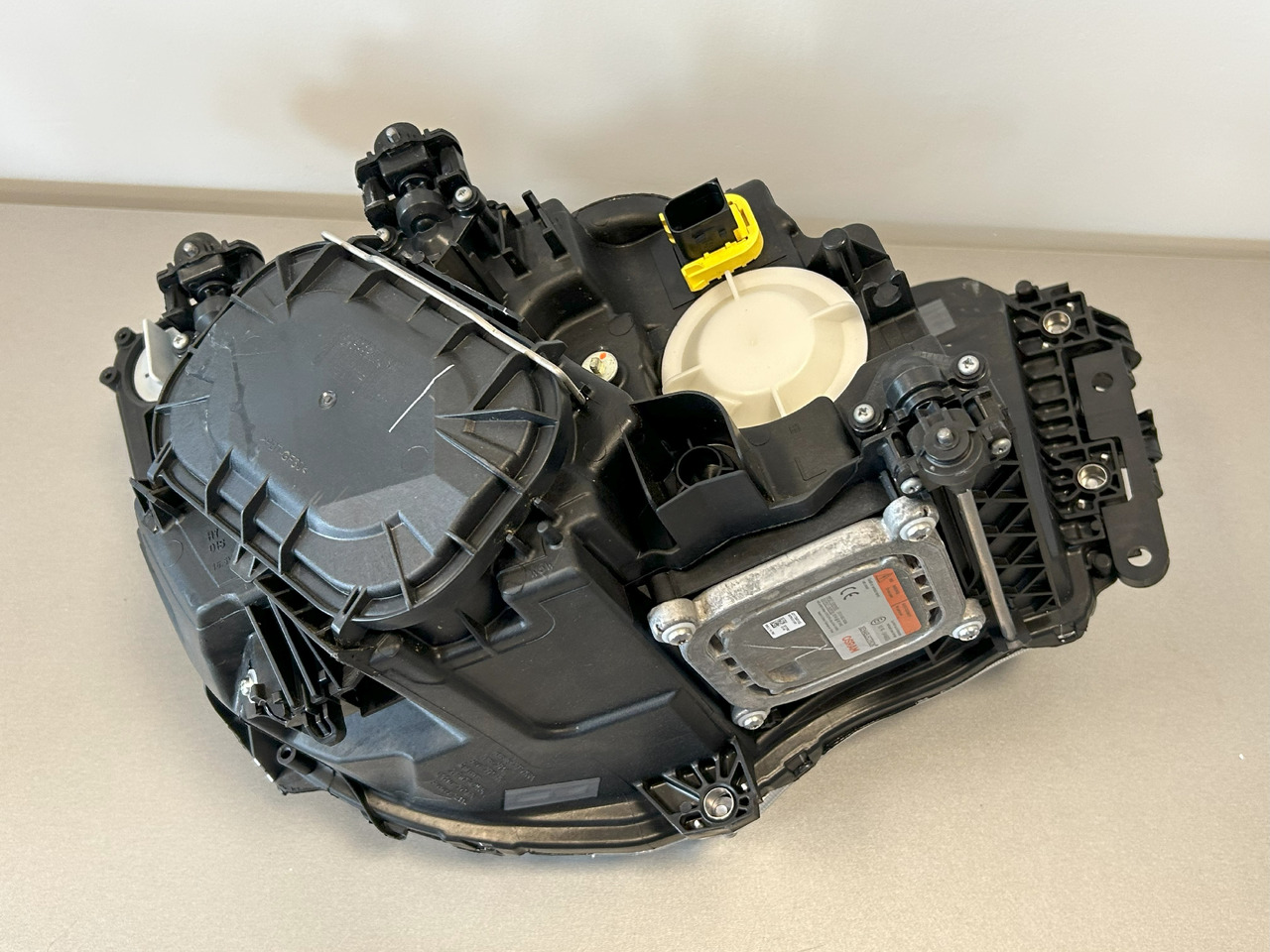 Uusi Etulyhty MERCEDES-BENZ brand new original OEM Mercedes-Benz headlight LEFT BI-XENON MP4, MP5: kuva Uusi Etulyhty MERCEDES-BENZ brand new original OEM Mercedes-Benz headlight LEFT BI-XENON MP4, MP5