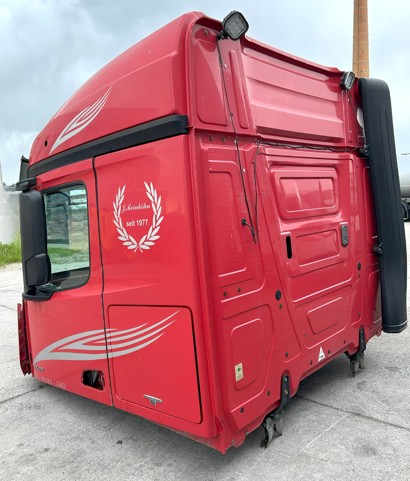 Mercedes Actros MP4 L StreamSpace 2,50 - Ohjaamo: kuva Mercedes Actros MP4 L StreamSpace 2,50 - Ohjaamo Mercedes Actros MP4 L StreamSpace 2,50 - Ohjaamo: kuva Mercedes Actros MP4 L StreamSpace 2,50 - Ohjaamo