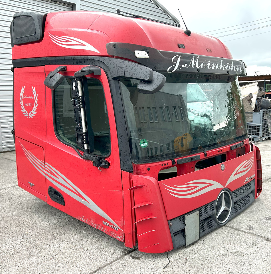 Mercedes Actros MP4 L StreamSpace 2,50 - Ohjaamo: kuva Mercedes Actros MP4 L StreamSpace 2,50 - Ohjaamo Mercedes Actros MP4 L StreamSpace 2,50 - Ohjaamo: kuva Mercedes Actros MP4 L StreamSpace 2,50 - Ohjaamo