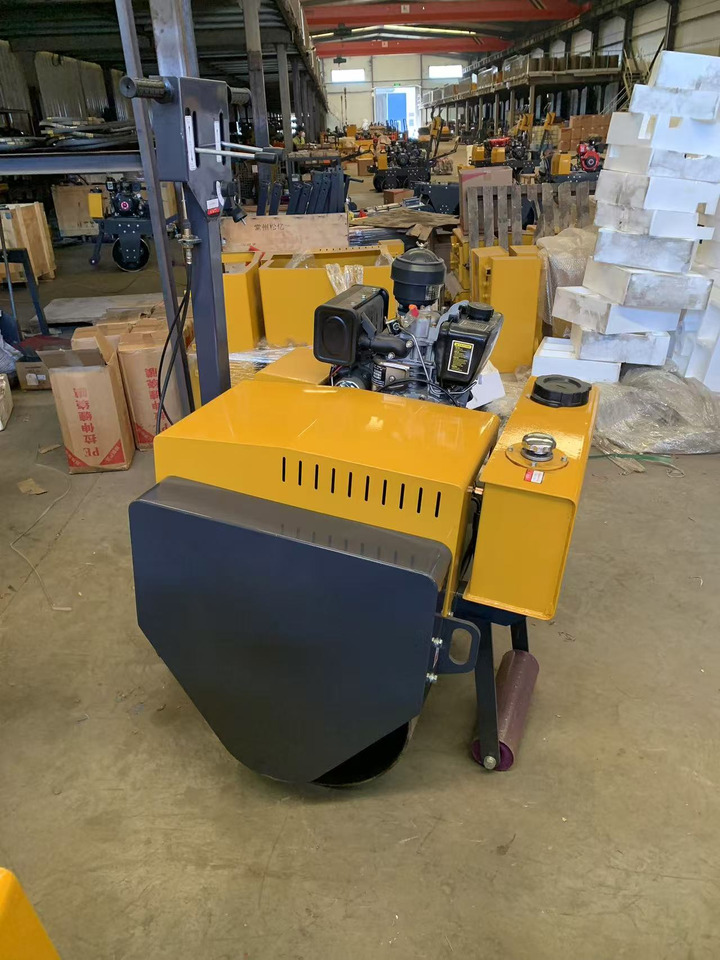 Brand New Walk-behind Road Roller Small Roller with Single Drum - Minijyrä: kuva Brand New Walk-behind Road Roller Small Roller with Single Drum - Minijyrä Brand New Walk-behind Road Roller Small Roller with Single Drum - Minijyrä: kuva Brand New Walk-behind Road Roller Small Roller with Single Drum - Minijyrä