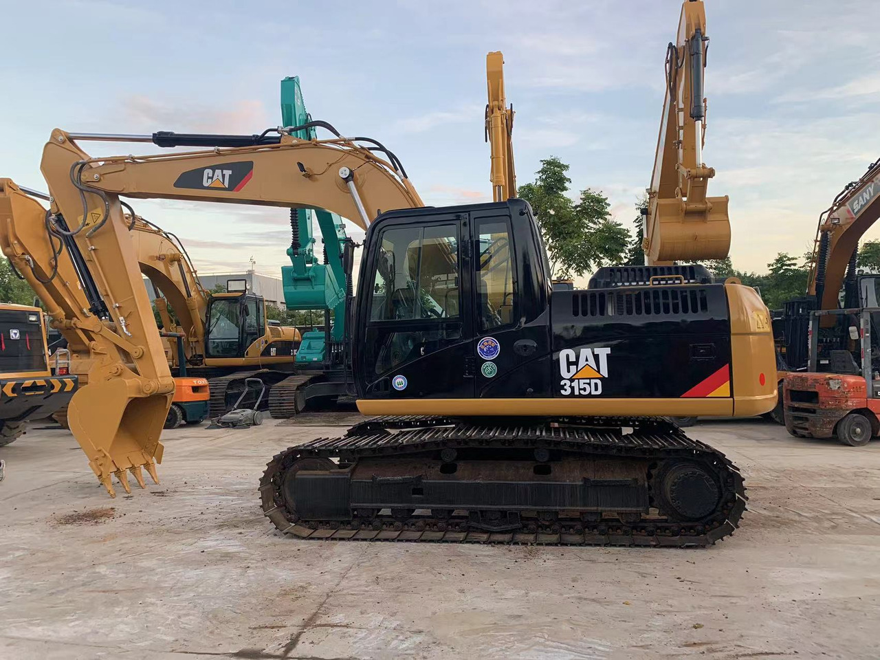 CATERPILLAR Used Excavator CAT 315D 91 kW (122 HP) C4.2 ACERT Engine, 0.8 m³ Bucket, 17,450 kg Operating Weight & Dimensions - Telakaivukone: kuva CATERPILLAR Used Excavator CAT 315D 91 kW (122 HP) C4.2 ACERT Engine, 0.8 m³ Bucket, 17,450 kg Operating Weight & Dimensions - Telakaivukone CATERPILLAR Used Excavator CAT 315D 91 kW (122 HP) C4.2 ACERT Engine, 0.8 m³ Bucket, 17,450 kg Operating Weight & Dimensions - Telakaivukone: kuva CATERPILLAR Used Excavator CAT 315D 91 kW (122 HP) C4.2 ACERT Engine, 0.8 m³ Bucket, 17,450 kg Operating Weight & Dimensions - Telakaivukone