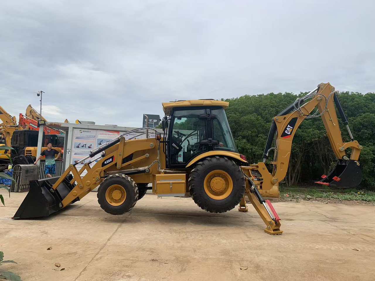 Caterpillar 4x4 Backhoe Loader CAT 420, 428 - Kaivuri-trukki: kuva Caterpillar 4x4 Backhoe Loader CAT 420, 428 - Kaivuri-trukki Caterpillar 4x4 Backhoe Loader CAT 420, 428 - Kaivuri-trukki: kuva Caterpillar 4x4 Backhoe Loader CAT 420, 428 - Kaivuri-trukki