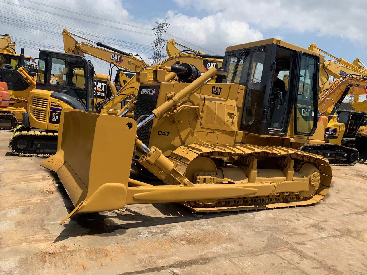 Caterpillar Bulldozer Used Condition CAT D6G, D6G2 Cheap Price - Puskutraktori: kuva Caterpillar Bulldozer Used Condition CAT D6G, D6G2 Cheap Price - Puskutraktori Caterpillar Bulldozer Used Condition CAT D6G, D6G2 Cheap Price - Puskutraktori: kuva Caterpillar Bulldozer Used Condition CAT D6G, D6G2 Cheap Price - Puskutraktori