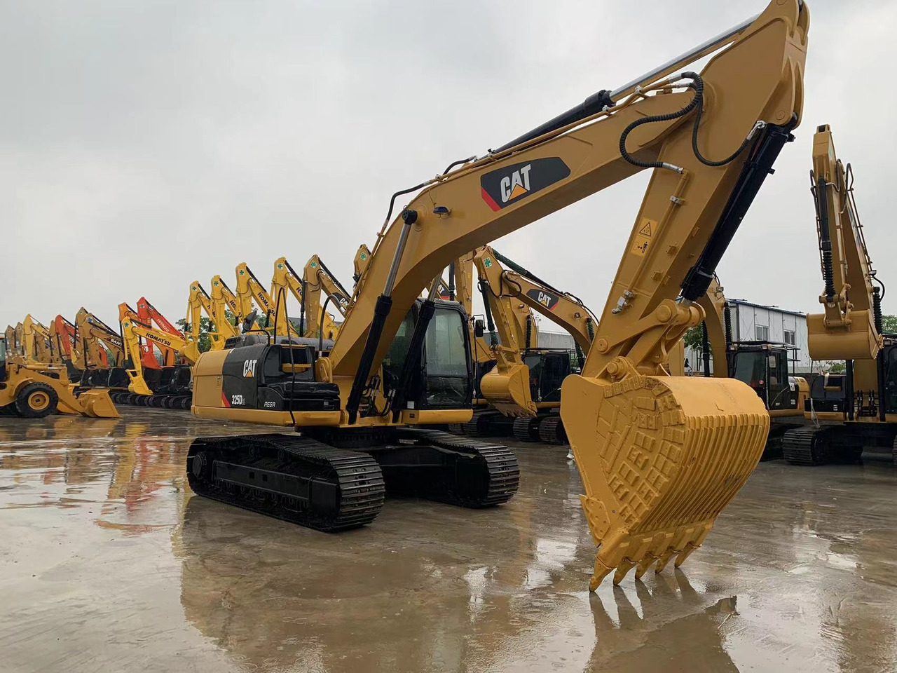 Telakaivukone Caterpillar Construction Machine 25 ton Excavator CAT 325D, 325CL, 325BL: kuva Telakaivukone Caterpillar Construction Machine 25 ton Excavator CAT 325D, 325CL, 325BL