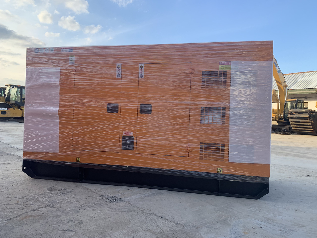 Cummins Generator Set 90KW Three Phase Power 50HZ - Sähkögeneraattori: kuva Cummins Generator Set 90KW Three Phase Power 50HZ - Sähkögeneraattori Cummins Generator Set 90KW Three Phase Power 50HZ - Sähkögeneraattori: kuva Cummins Generator Set 90KW Three Phase Power 50HZ - Sähkögeneraattori