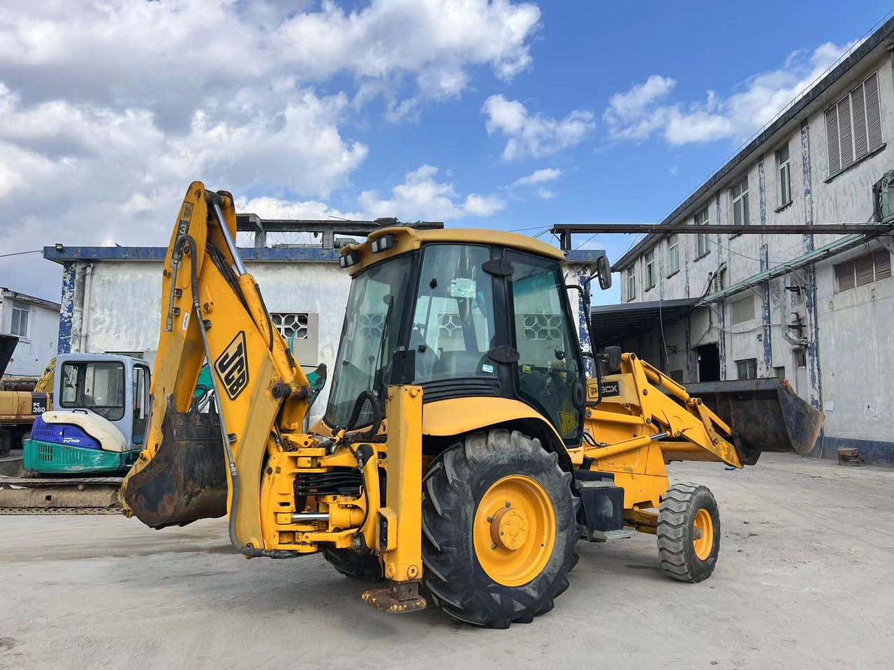 JCB 3CX Original Condition Used Backhoe Loader with Extendable Boom - Kaivuri-trukki: kuva JCB 3CX Original Condition Used Backhoe Loader with Extendable Boom - Kaivuri-trukki JCB 3CX Original Condition Used Backhoe Loader with Extendable Boom - Kaivuri-trukki: kuva JCB 3CX Original Condition Used Backhoe Loader with Extendable Boom - Kaivuri-trukki