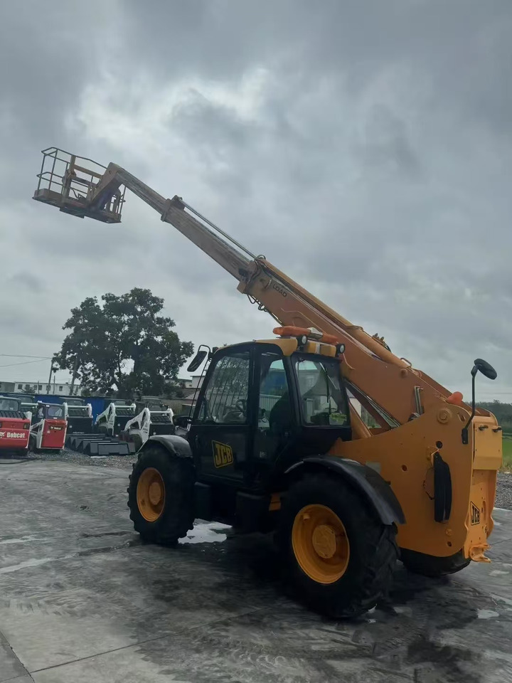 JCB 535-95 Secondhand Telehandler 3 section Telescopic Boom - Kurottaja: kuva JCB 535-95 Secondhand Telehandler 3 section Telescopic Boom - Kurottaja JCB 535-95 Secondhand Telehandler 3 section Telescopic Boom - Kurottaja: kuva JCB 535-95 Secondhand Telehandler 3 section Telescopic Boom - Kurottaja
