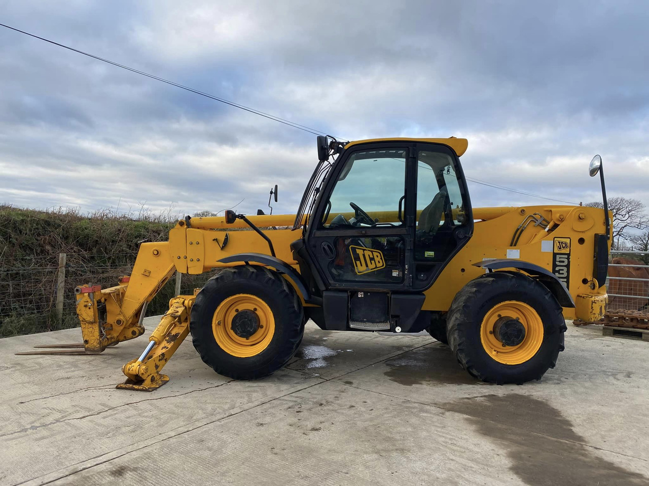 JCB Telehandler 535-5 Original Color 3.5 ton Capacity - Kurottaja: kuva JCB Telehandler 535-5 Original Color 3.5 ton Capacity - Kurottaja JCB Telehandler 535-5 Original Color 3.5 ton Capacity - Kurottaja: kuva JCB Telehandler 535-5 Original Color 3.5 ton Capacity - Kurottaja