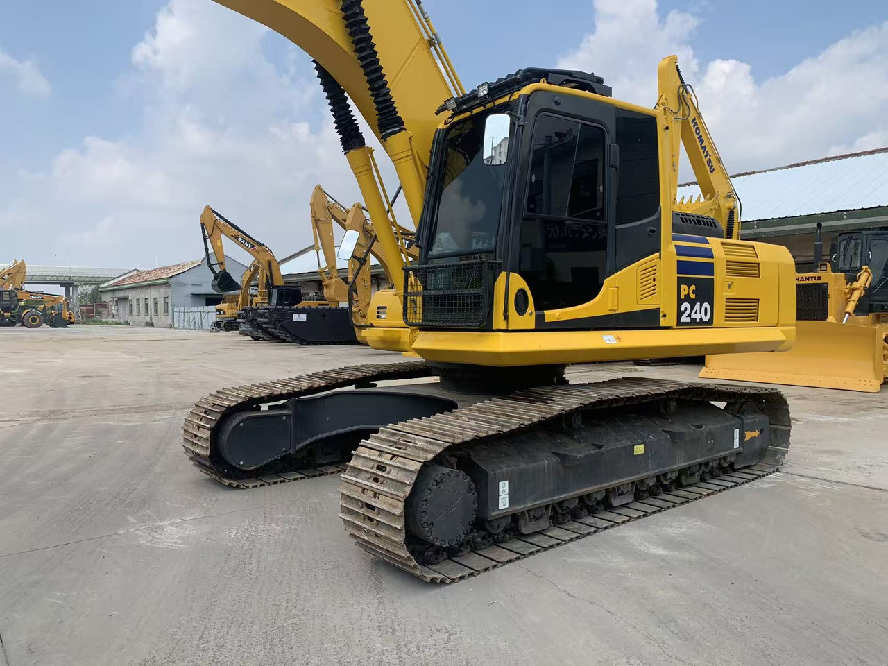 Komatsu PC240 Tracked Excavator Japan Origin - Telakaivukone: kuva Komatsu PC240 Tracked Excavator Japan Origin - Telakaivukone Komatsu PC240 Tracked Excavator Japan Origin - Telakaivukone: kuva Komatsu PC240 Tracked Excavator Japan Origin - Telakaivukone