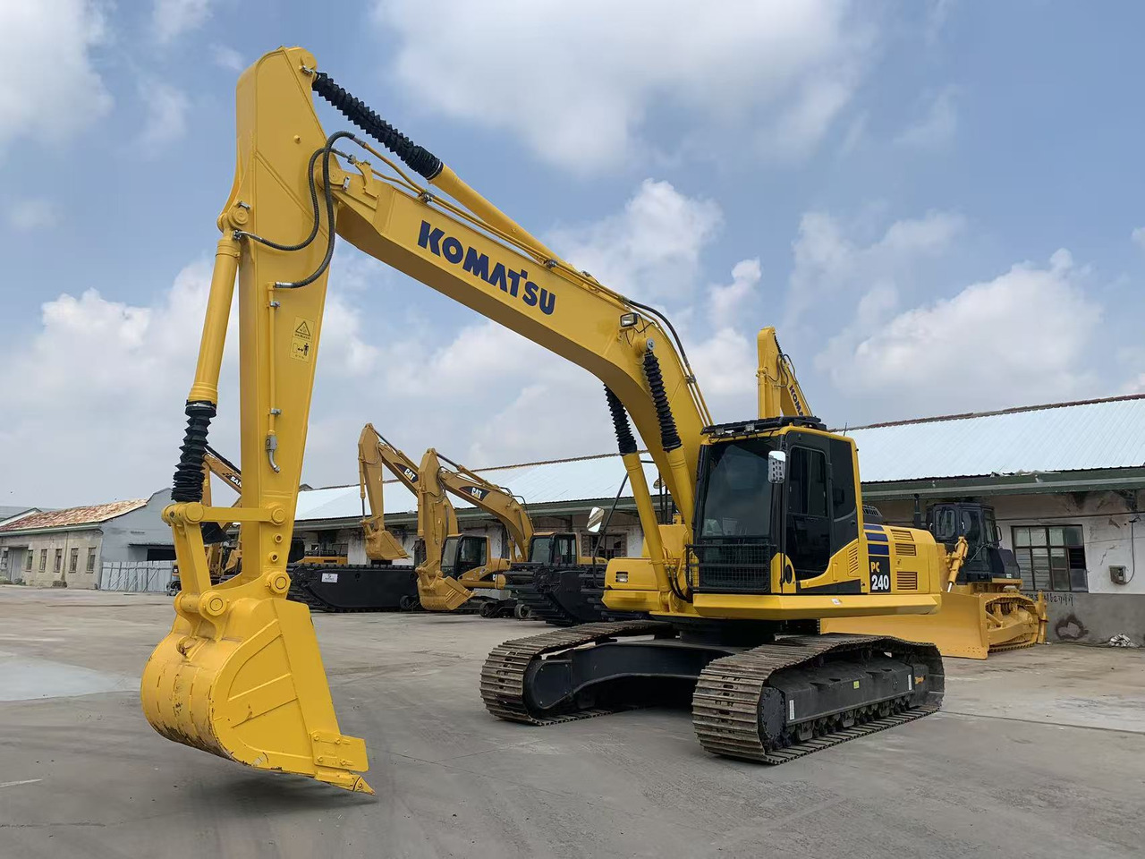 Komatsu PC240 Tracked Excavator Japan Origin - Telakaivukone: kuva Komatsu PC240 Tracked Excavator Japan Origin - Telakaivukone Komatsu PC240 Tracked Excavator Japan Origin - Telakaivukone: kuva Komatsu PC240 Tracked Excavator Japan Origin - Telakaivukone