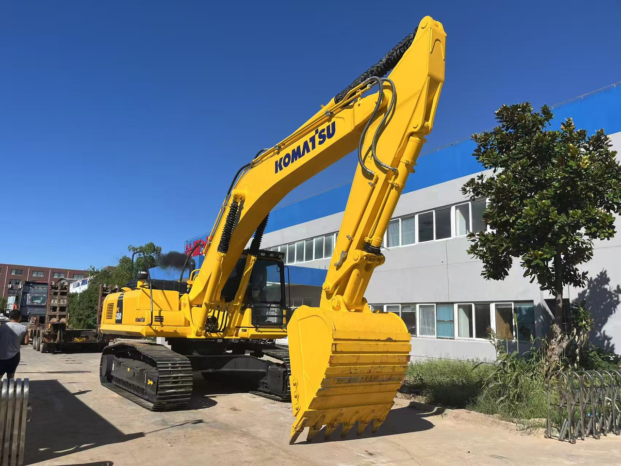 Komatsu PC350 Secondhand Big Excavator 35 ton Capacity - Telakaivukone: kuva Komatsu PC350 Secondhand Big Excavator 35 ton Capacity - Telakaivukone Komatsu PC350 Secondhand Big Excavator 35 ton Capacity - Telakaivukone: kuva Komatsu PC350 Secondhand Big Excavator 35 ton Capacity - Telakaivukone