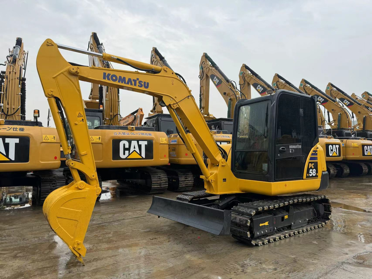 Komatsu PC58, PC56, PC55 Small Excavator With Rubber Tracks - Telakaivukone: kuva Komatsu PC58, PC56, PC55 Small Excavator With Rubber Tracks - Telakaivukone Komatsu PC58, PC56, PC55 Small Excavator With Rubber Tracks - Telakaivukone: kuva Komatsu PC58, PC56, PC55 Small Excavator With Rubber Tracks - Telakaivukone