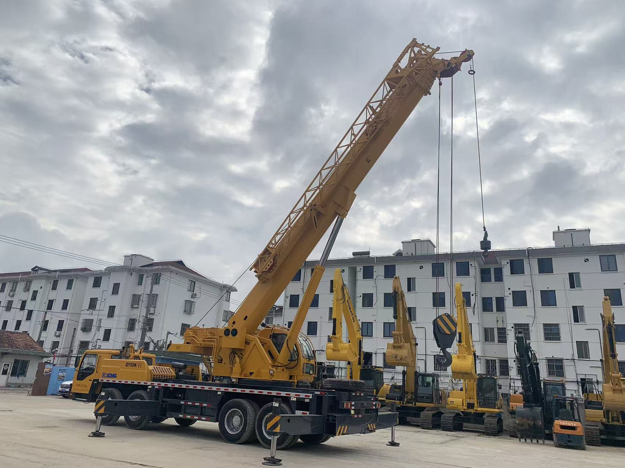 XCMG Truck Crane QY50K, QY65K, QY70K Good Price on Sale - Ajoneuvonosturi: kuva XCMG Truck Crane QY50K, QY65K, QY70K Good Price on Sale - Ajoneuvonosturi XCMG Truck Crane QY50K, QY65K, QY70K Good Price on Sale - Ajoneuvonosturi: kuva XCMG Truck Crane QY50K, QY65K, QY70K Good Price on Sale - Ajoneuvonosturi