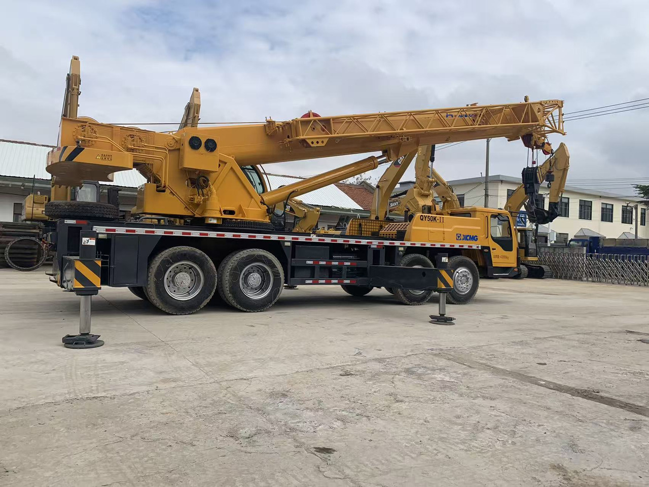 XCMG Truck Crane QY50K, QY65K, QY70K Good Price on Sale - Ajoneuvonosturi: kuva XCMG Truck Crane QY50K, QY65K, QY70K Good Price on Sale - Ajoneuvonosturi XCMG Truck Crane QY50K, QY65K, QY70K Good Price on Sale - Ajoneuvonosturi: kuva XCMG Truck Crane QY50K, QY65K, QY70K Good Price on Sale - Ajoneuvonosturi
