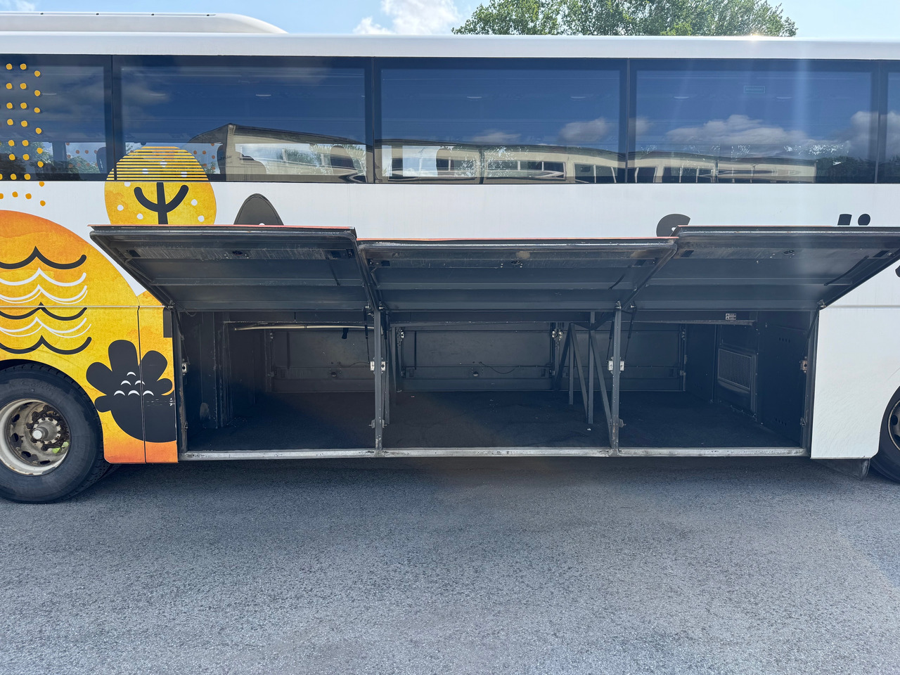 SCANIA OmniExpress 360 - Turistibussi: kuva SCANIA OmniExpress 360 - Turistibussi SCANIA OmniExpress 360 - Turistibussi: kuva SCANIA OmniExpress 360 - Turistibussi