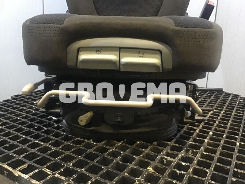 Grammer R926 K-LC / R946 LC / R946 LC-V / R946 NLC - Istuin: kuva Grammer R926 K-LC / R946 LC / R946 LC-V / R946 NLC - Istuin Grammer R926 K-LC / R946 LC / R946 LC-V / R946 NLC - Istuin: kuva Grammer R926 K-LC / R946 LC / R946 LC-V / R946 NLC - Istuin