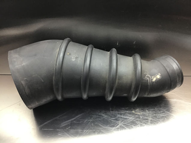 Liebherr Air Filter Hose - Ilmanottoputki: kuva Liebherr Air Filter Hose - Ilmanottoputki Liebherr Air Filter Hose - Ilmanottoputki: kuva Liebherr Air Filter Hose - Ilmanottoputki