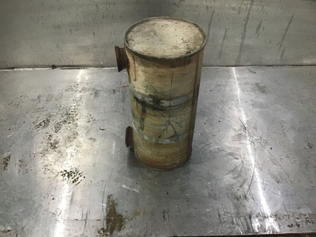Liebherr Exhaust Silencer - Äänenvaimennin: kuva Liebherr Exhaust Silencer - Äänenvaimennin Liebherr Exhaust Silencer - Äänenvaimennin: kuva Liebherr Exhaust Silencer - Äänenvaimennin