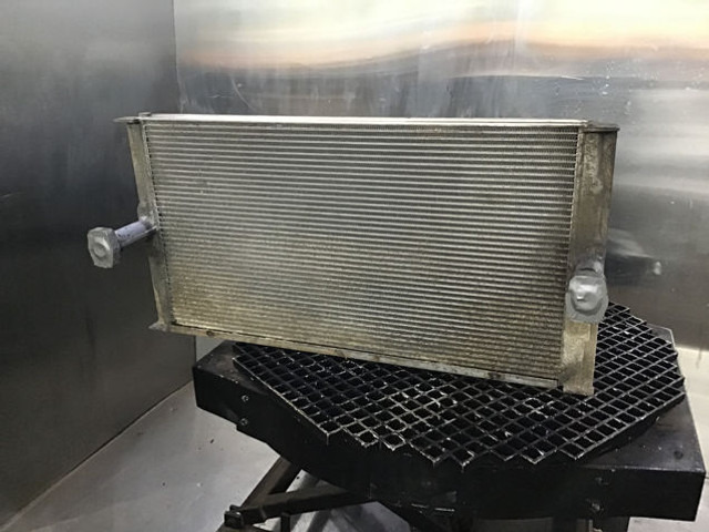 Liebherr Oilcooler - Öljynjäähdytin: kuva Liebherr Oilcooler - Öljynjäähdytin Liebherr Oilcooler - Öljynjäähdytin: kuva Liebherr Oilcooler - Öljynjäähdytin