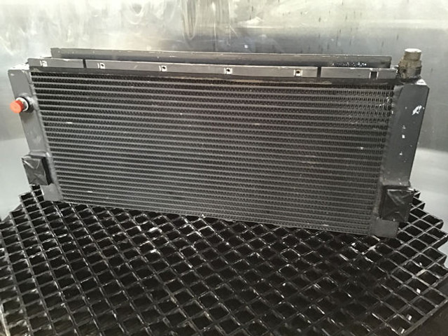 Liebherr Oilcooler - Öljynjäähdytin: kuva Liebherr Oilcooler - Öljynjäähdytin Liebherr Oilcooler - Öljynjäähdytin: kuva Liebherr Oilcooler - Öljynjäähdytin