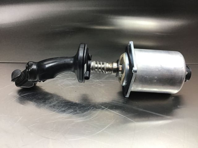 Liebherr Pilo Control Unit - Vaihdekeppi: kuva Liebherr Pilo Control Unit - Vaihdekeppi Liebherr Pilo Control Unit - Vaihdekeppi: kuva Liebherr Pilo Control Unit - Vaihdekeppi