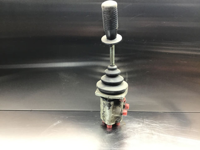 Liebherr Pilot Control Unit - Vaihdekeppi: kuva Liebherr Pilot Control Unit - Vaihdekeppi Liebherr Pilot Control Unit - Vaihdekeppi: kuva Liebherr Pilot Control Unit - Vaihdekeppi