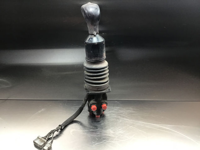 Liebherr Pilot Control Unit - Vaihdekeppi: kuva Liebherr Pilot Control Unit - Vaihdekeppi Liebherr Pilot Control Unit - Vaihdekeppi: kuva Liebherr Pilot Control Unit - Vaihdekeppi