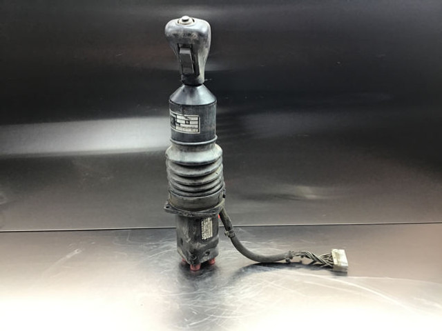 Liebherr Pilot Control Unit - Vaihdekeppi: kuva Liebherr Pilot Control Unit - Vaihdekeppi Liebherr Pilot Control Unit - Vaihdekeppi: kuva Liebherr Pilot Control Unit - Vaihdekeppi