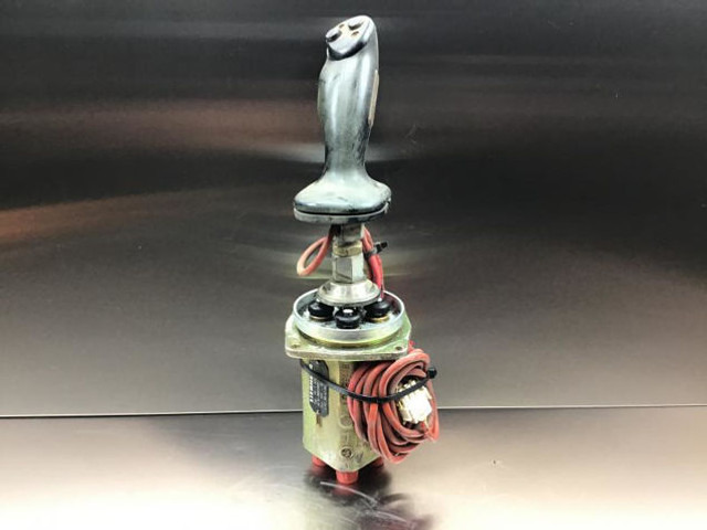 Liebherr Pilot Control Unit Compleet - Vaihdekeppi: kuva Liebherr Pilot Control Unit Compleet - Vaihdekeppi Liebherr Pilot Control Unit Compleet - Vaihdekeppi: kuva Liebherr Pilot Control Unit Compleet - Vaihdekeppi