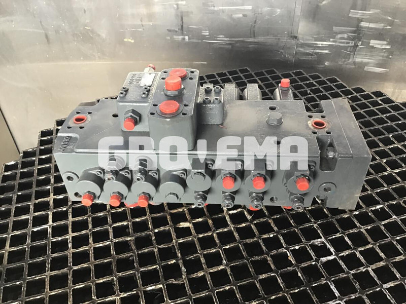 Liebherr R308, A312, R312 ,R310 - Hydrauliikka: kuva Liebherr R308, A312, R312 ,R310 - Hydrauliikka Liebherr R308, A312, R312 ,R310 - Hydrauliikka: kuva Liebherr R308, A312, R312 ,R310 - Hydrauliikka