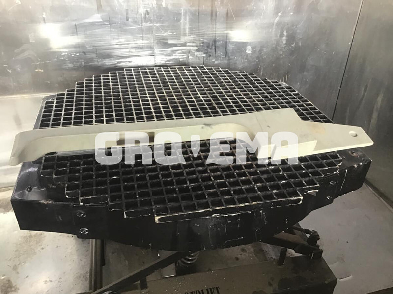 Liebherr R914STD / R914HDSL / R914B / R914 EW / R904 / R924 B / R934 / R934B / R954B / R964B / R974B / R974 - Ilmanottoputki: kuva Liebherr R914STD / R914HDSL / R914B / R914 EW / R904 / R924 B / R934 / R934B / R954B / R964B / R974B / R974 - Ilmanottoputki Liebherr R914STD / R914HDSL / R914B / R914 EW / R904 / R924 B / R934 / R934B / R954B / R964B / R974B / R974 - Ilmanottoputki: kuva Liebherr R914STD / R914HDSL / R914B / R914 EW / R904 / R924 B / R934 / R934B / R954B / R964B / R974B / R974 - Ilmanottoputki