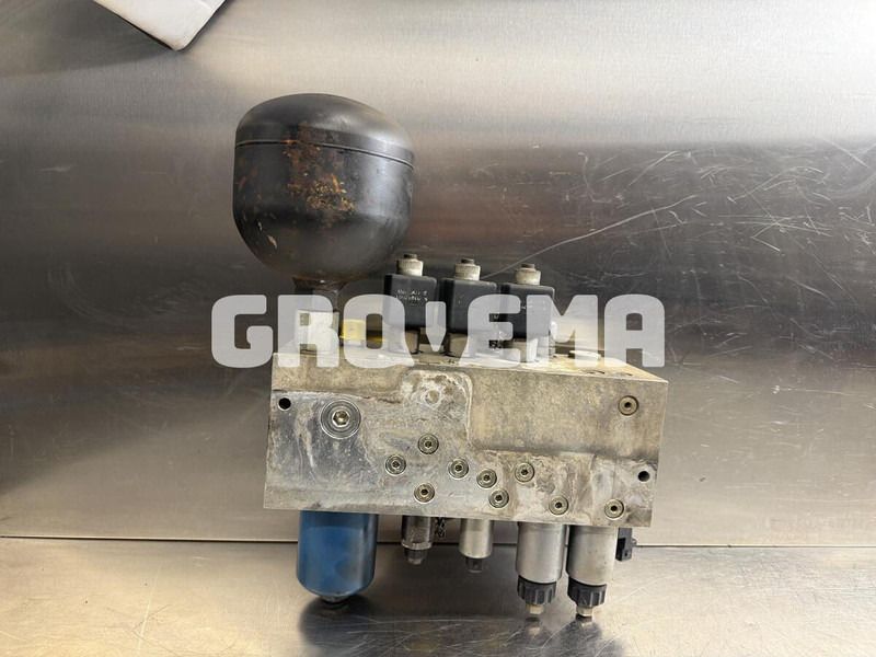 Liebherr R926 COMP / R926 K-LC / R926 LC / R926 CL / R926 NLC / R926 SLC / R926 WLC / R906 WLC - Hydrauliikka: kuva Liebherr R926 COMP / R926 K-LC / R926 LC / R926 CL / R926 NLC / R926 SLC / R926 WLC / R906 WLC - Hydrauliikka Liebherr R926 COMP / R926 K-LC / R926 LC / R926 CL / R926 NLC / R926 SLC / R926 WLC / R906 WLC - Hydrauliikka: kuva Liebherr R926 COMP / R926 K-LC / R926 LC / R926 CL / R926 NLC / R926 SLC / R926 WLC / R906 WLC - Hydrauliikka