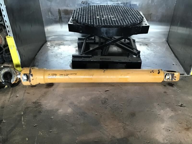 Liebherr R964B / R964B-HD / R964B EW Litronic - Hydraulisylinteri: kuva Liebherr R964B / R964B-HD / R964B EW Litronic - Hydraulisylinteri Liebherr R964B / R964B-HD / R964B EW Litronic - Hydraulisylinteri: kuva Liebherr R964B / R964B-HD / R964B EW Litronic - Hydraulisylinteri