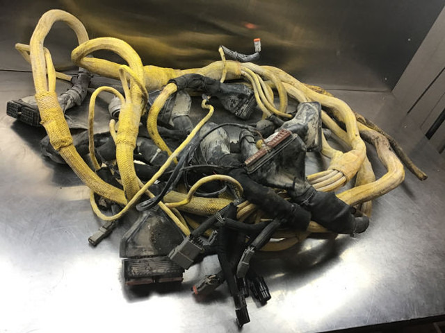 Liebherr R966 HD - Kaapelit/ Johdot: kuva Liebherr R966 HD - Kaapelit/ Johdot Liebherr R966 HD - Kaapelit/ Johdot: kuva Liebherr R966 HD - Kaapelit/ Johdot