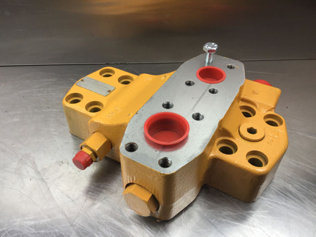 Liebherr Shuttle Valveblock - Venttiili: kuva Liebherr Shuttle Valveblock - Venttiili Liebherr Shuttle Valveblock - Venttiili: kuva Liebherr Shuttle Valveblock - Venttiili