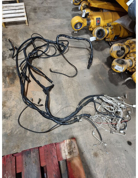 Liebherr Wire Harness - Kaapelit/ Johdot: kuva Liebherr Wire Harness - Kaapelit/ Johdot Liebherr Wire Harness - Kaapelit/ Johdot: kuva Liebherr Wire Harness - Kaapelit/ Johdot