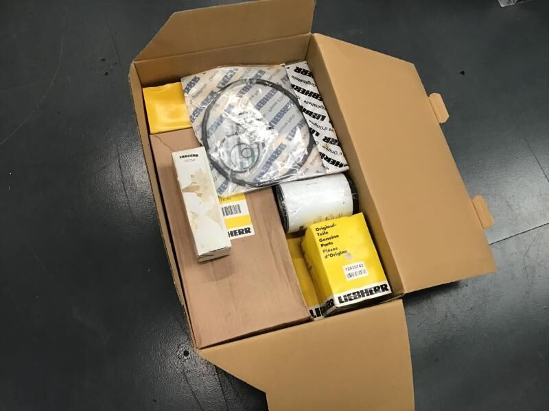 Liebherr Service Kit 500 hours R906/R916/R926 - Varaosat: kuva Liebherr Service Kit 500 hours R906/R916/R926 - Varaosat Liebherr Service Kit 500 hours R906/R916/R926 - Varaosat: kuva Liebherr Service Kit 500 hours R906/R916/R926 - Varaosat