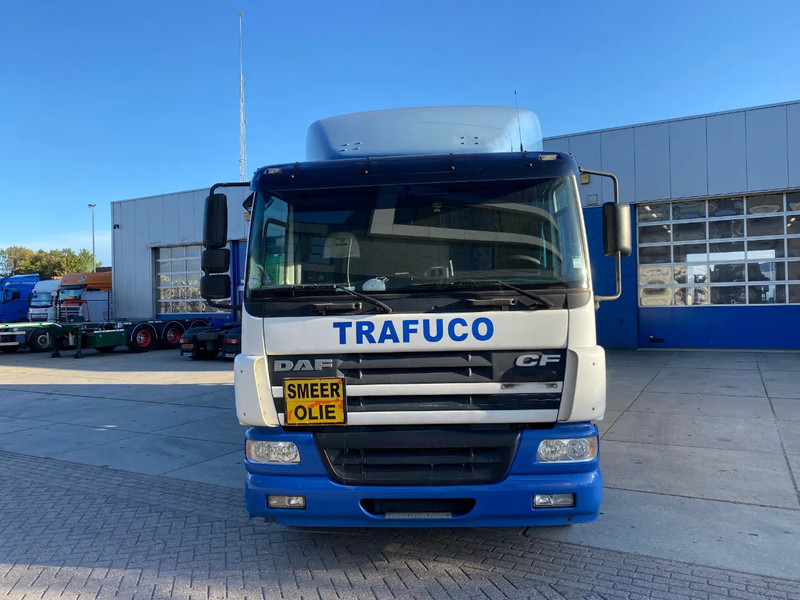 DAF CF 75.310 / Manual / 16000 LT / 5 Compartments / ADR / Euro 3 - Säiliöauto: kuva DAF CF 75.310 / Manual / 16000 LT / 5 Compartments / ADR / Euro 3 - Säiliöauto DAF CF 75.310 / Manual / 16000 LT / 5 Compartments / ADR / Euro 3 - Säiliöauto: kuva DAF CF 75.310 / Manual / 16000 LT / 5 Compartments / ADR / Euro 3 - Säiliöauto