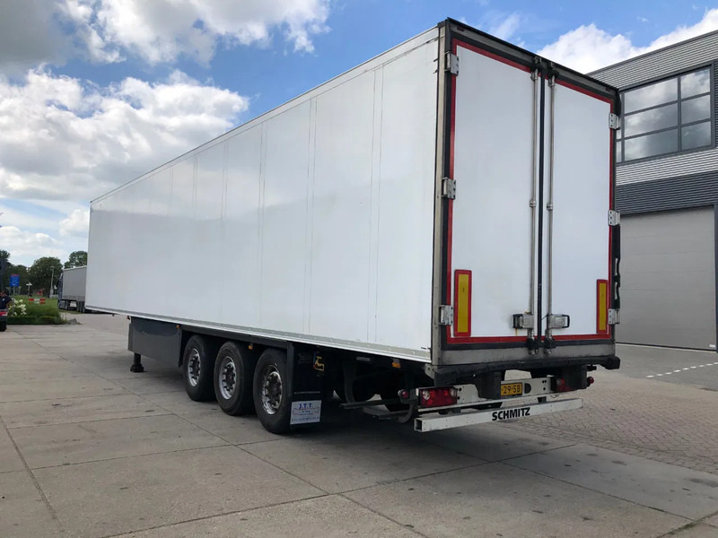 Schmitz Cargobull SCB*3SB Frigo / Vector 1350 / SAF + Disc - Refrigeraattori puoliperävaunu: kuva Schmitz Cargobull SCB*3SB Frigo / Vector 1350 / SAF + Disc - Refrigeraattori puoliperävaunu Schmitz Cargobull SCB*3SB Frigo / Vector 1350 / SAF + Disc - Refrigeraattori puoliperävaunu: kuva Schmitz Cargobull SCB*3SB Frigo / Vector 1350 / SAF + Disc - Refrigeraattori puoliperävaunu
