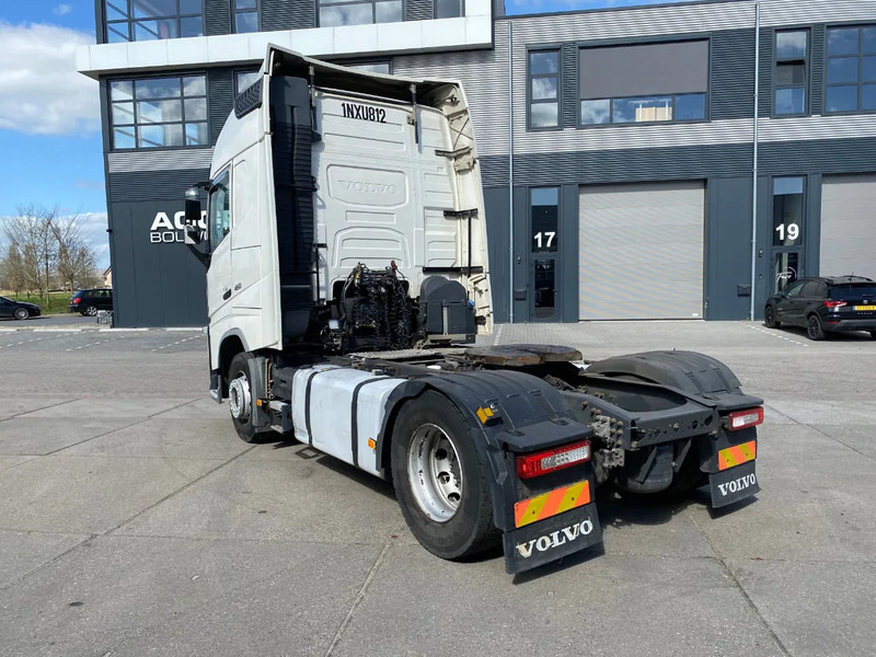 Volvo FH 13.460 Globetrotter / 2x Tank / 394.865 Km / Euro 6 - Vetopöytäauto: kuva Volvo FH 13.460 Globetrotter / 2x Tank / 394.865 Km / Euro 6 - Vetopöytäauto Volvo FH 13.460 Globetrotter / 2x Tank / 394.865 Km / Euro 6 - Vetopöytäauto: kuva Volvo FH 13.460 Globetrotter / 2x Tank / 394.865 Km / Euro 6 - Vetopöytäauto
