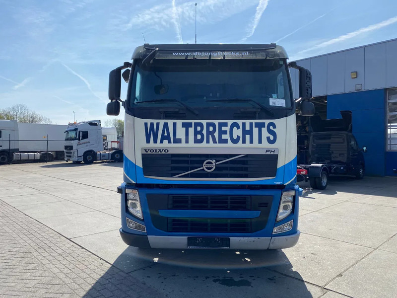 Volvo FH 460 / Euro 5 / 2x Tank / Automatic - Vetopöytäauto: kuva Volvo FH 460 / Euro 5 / 2x Tank / Automatic - Vetopöytäauto Volvo FH 460 / Euro 5 / 2x Tank / Automatic - Vetopöytäauto: kuva Volvo FH 460 / Euro 5 / 2x Tank / Automatic - Vetopöytäauto