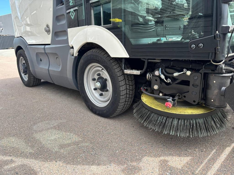 Leasing Mathieu MC-210 Azura Flex Street Sweeper Mathieu MC-210 Azura Flex Street Sweeper: kuva Leasing Mathieu MC-210 Azura Flex Street Sweeper Mathieu MC-210 Azura Flex Street Sweeper