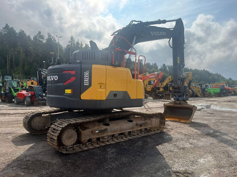 Volvo ECR 235 EL - Telakaivukone: kuva Volvo ECR 235 EL - Telakaivukone Volvo ECR 235 EL - Telakaivukone: kuva Volvo ECR 235 EL - Telakaivukone